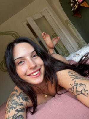 Ashley Lotts OnlyFans Deutschland - @ashleylottsxo