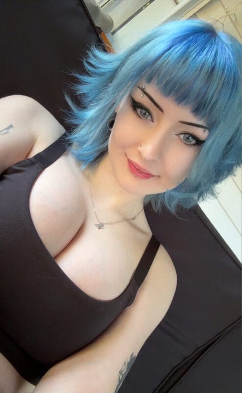 Blue 1 big titty goth gf on OnlyFans Deutschland - @lavenderthief