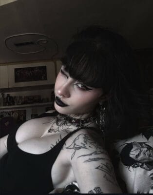 Mary OnlyFans Deutschland - @marythevamp